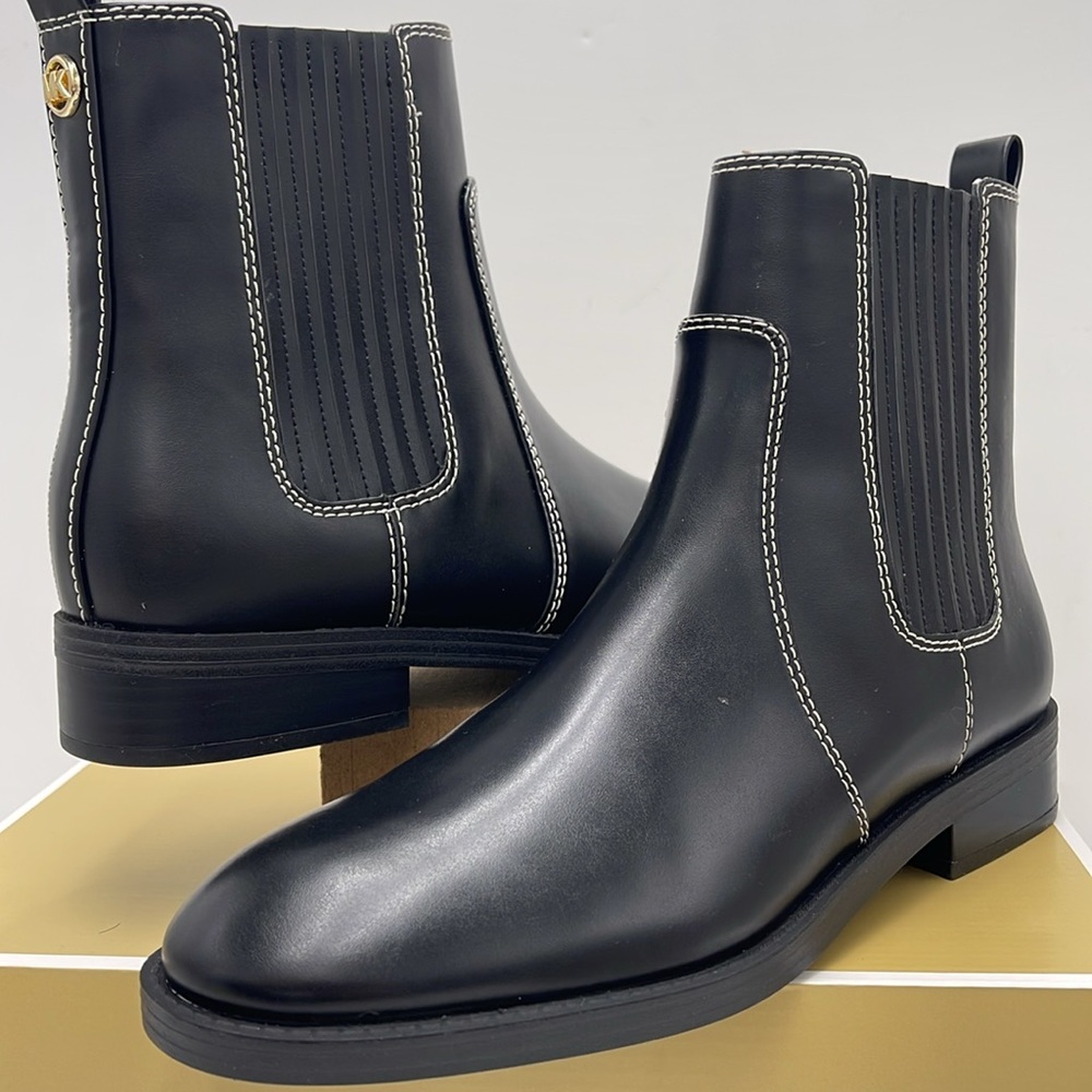 Michael Kors ELLA FLAT BOOTIE
FAUX LEATHER
49F4ELFE5L
BLACK - Picture 8 of 16